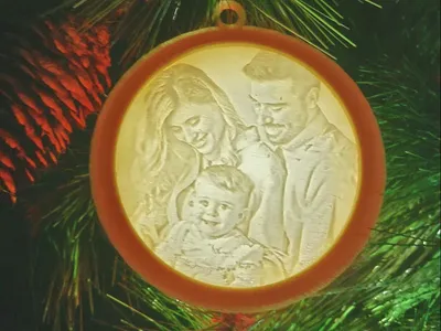 Boule de Noël personnalisée avec photo – Décoration lumineuse et cadeau souvenir unique